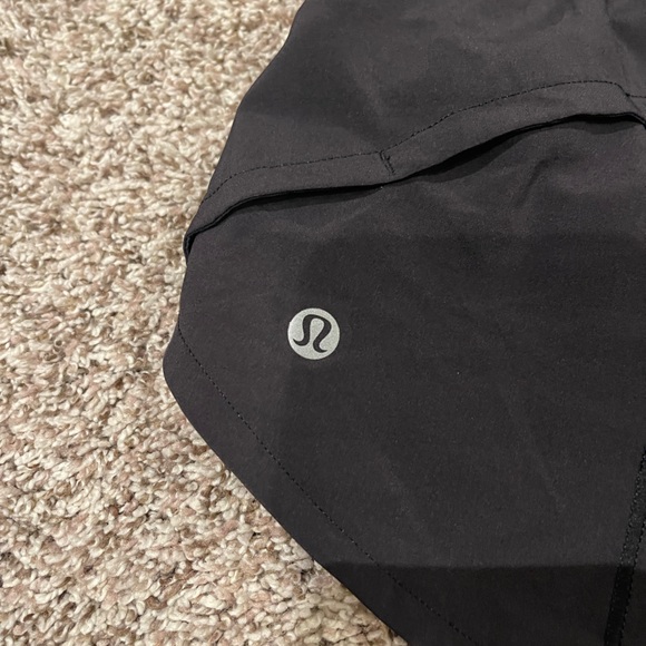 Lululemon Black Speed Up Short *2.5" Size 10 - Picture 4 of 9